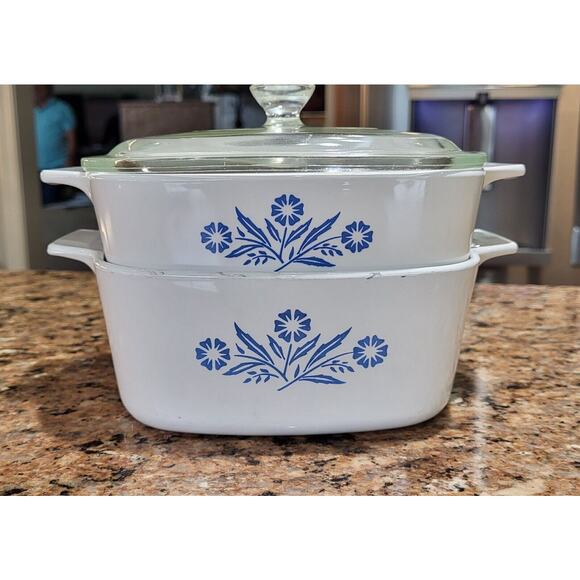 Vintage Corning Ware Blue Cornflower 1 qt and 1-1/2 qt set of 2 with 1 lid - Picture 14 of 16
